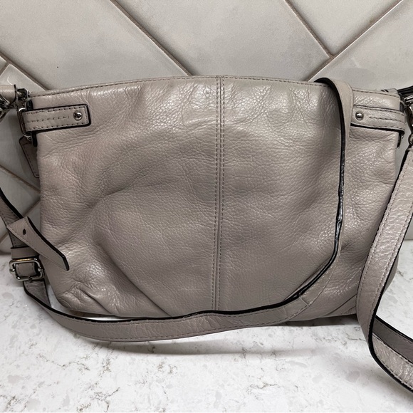 Coach, crossbody, dove colored purse - Picture 3 of 3